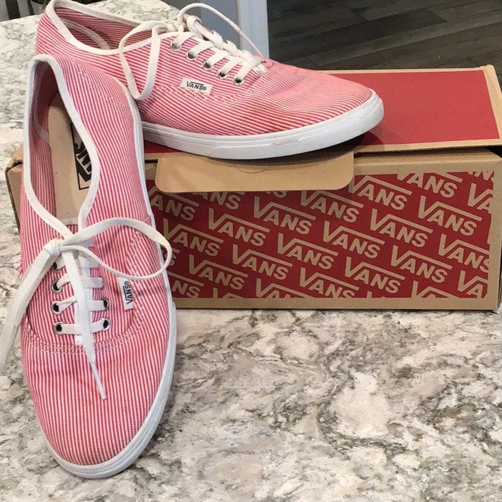 Vans tennis shoes women’s 8.5